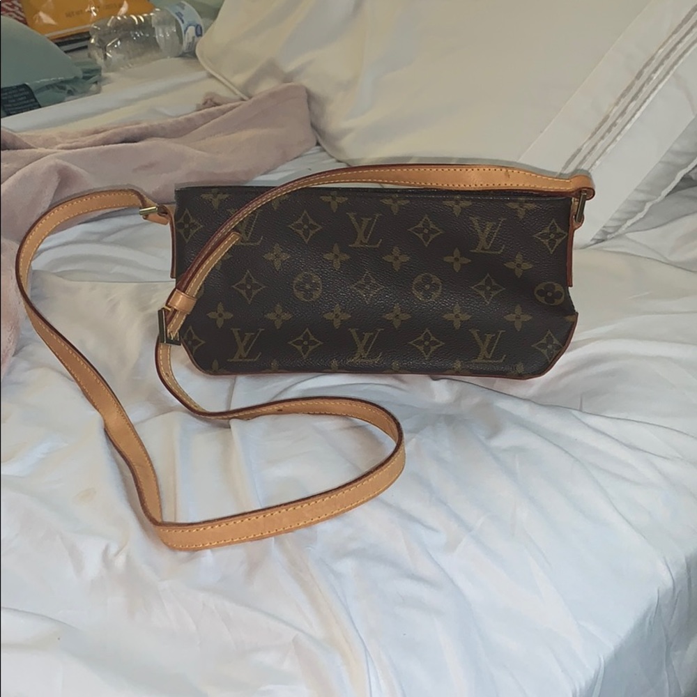 Authentic Louis Vuitton crossbody handbag
